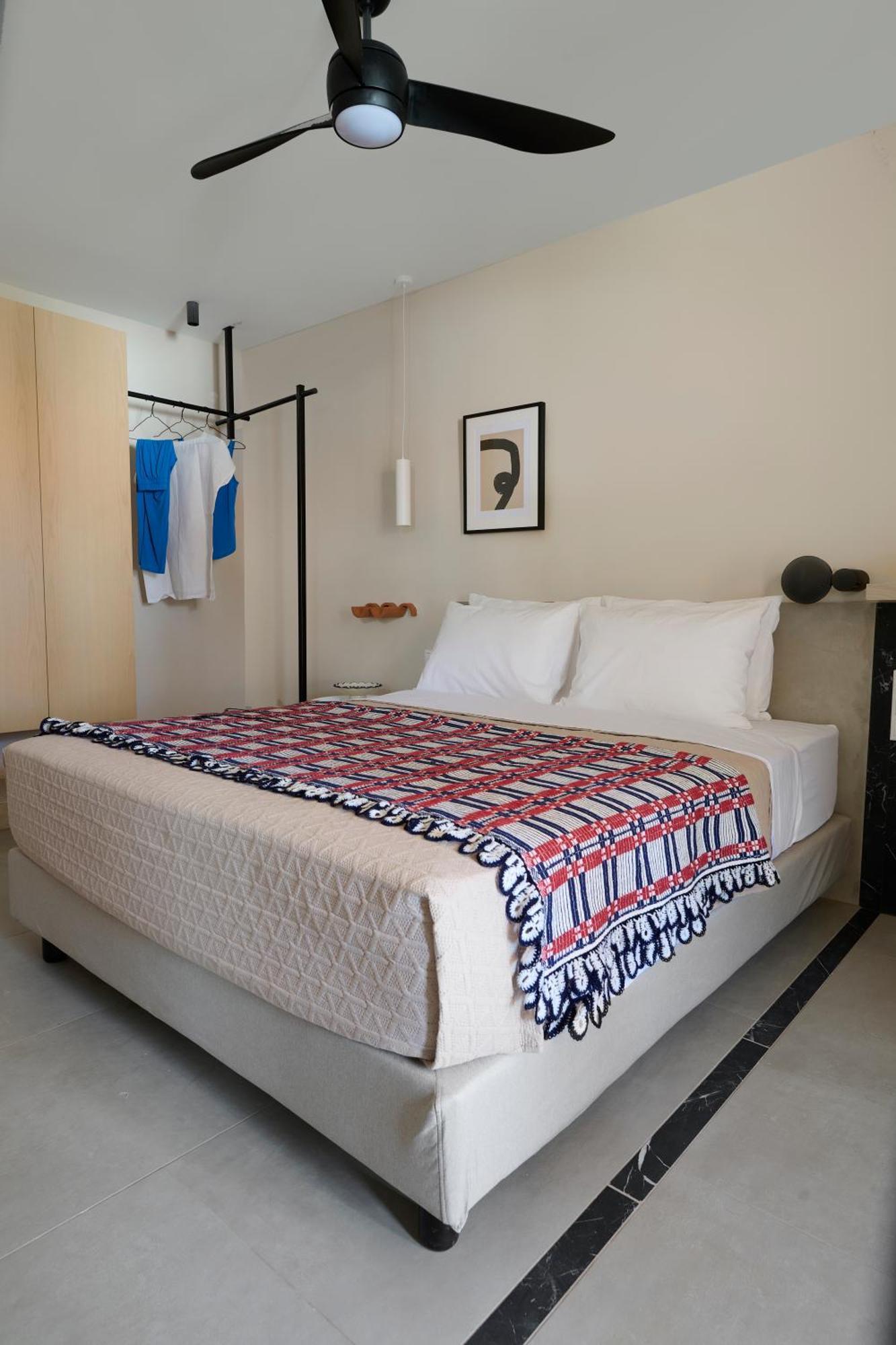 Icon- 3 Apartment
